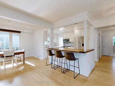 Photo 9 at 100 Rockport Crescent, Crosby, Richmond Hill