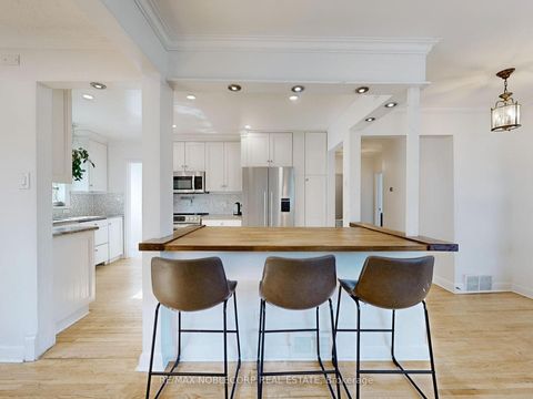 Photo 12 at 100 Rockport Crescent, Crosby, Richmond Hill
