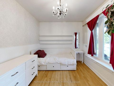 Photo 23 at 100 Rockport Crescent, Crosby, Richmond Hill