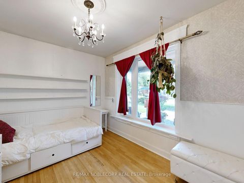 Photo 24 at 100 Rockport Crescent, Crosby, Richmond Hill