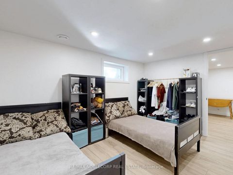 Photo 31 at 100 Rockport Crescent, Crosby, Richmond Hill