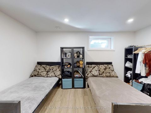 Photo 32 at 100 Rockport Crescent, Crosby, Richmond Hill