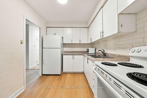 Photo 7 at 206 - 825 Kennedy Road, Ionview, Toronto