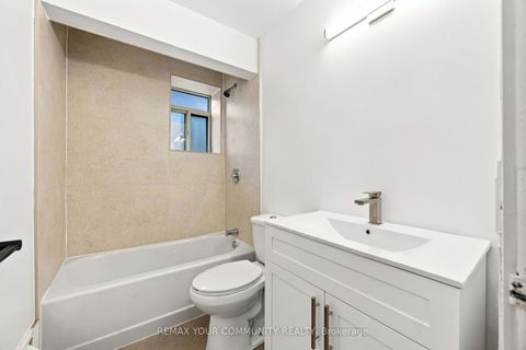 Photo 11 at 206 - 825 Kennedy Road, Ionview, Toronto