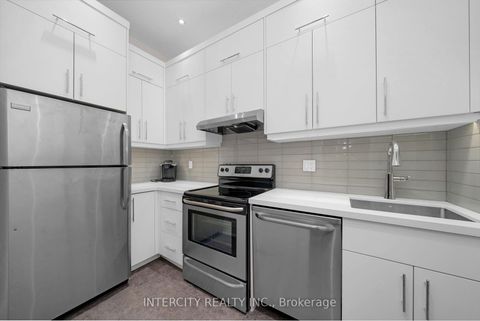 Photo 37 at 34 Rosebud Court, Kleinburg, Vaughan