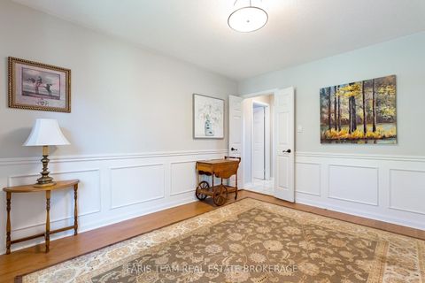 Photo 12 at 1 Susan Place, Sunnidale, Barrie
