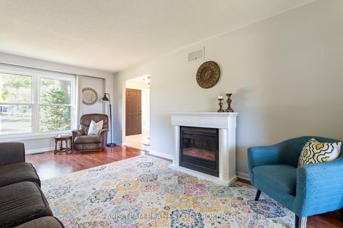 Photo 16 at 1 Susan Place, Sunnidale, Barrie