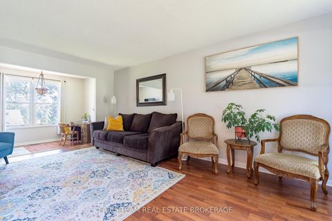 Photo 17 at 1 Susan Place, Sunnidale, Barrie