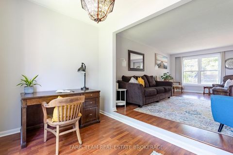 Photo 18 at 1 Susan Place, Sunnidale, Barrie