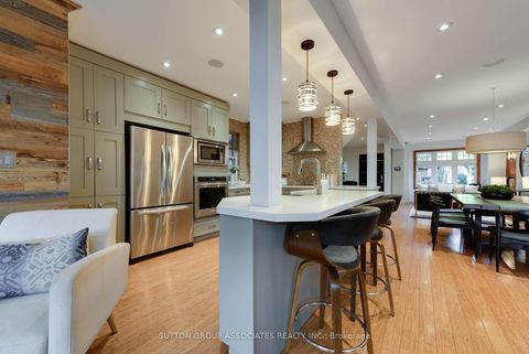 Photo 14 at 136 Arlington Avenue, Cedarvale, Toronto