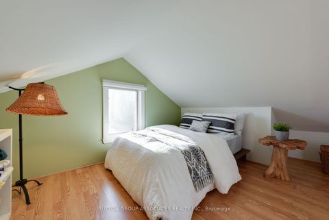 Photo 29 at 136 Arlington Avenue, Cedarvale, Toronto