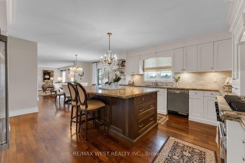 Photo 5 at 93 Fern Valley Crescent, Oak Ridges, Richmond Hill