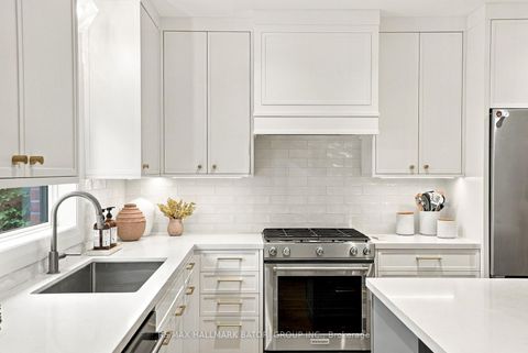 Photo 13 at 162 Chiltern Hill Road, Cedarvale, Toronto