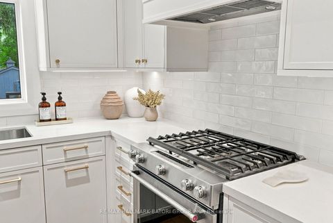 Photo 17 at 162 Chiltern Hill Road, Cedarvale, Toronto