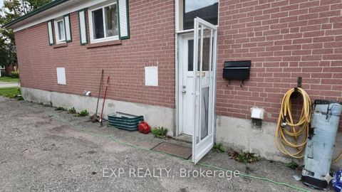 Photo 2 at 23 Chapman Avenue, Parkview, Toronto