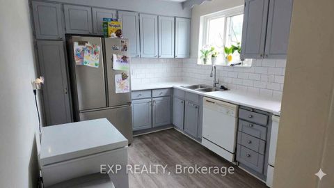 Photo 6 at 23 Chapman Avenue, Parkview, Toronto