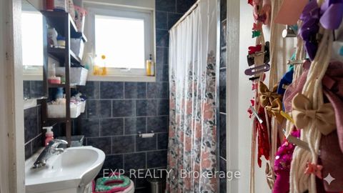 Photo 10 at 23 Chapman Avenue, Parkview, Toronto