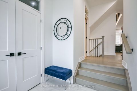 Photo 1 at 41 Auburn Court, Ardagh, Barrie