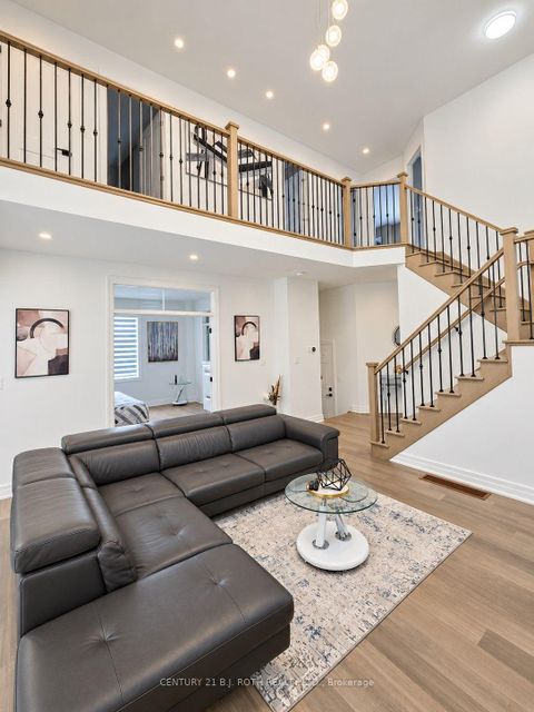 Photo 8 at 41 Auburn Court, Ardagh, Barrie