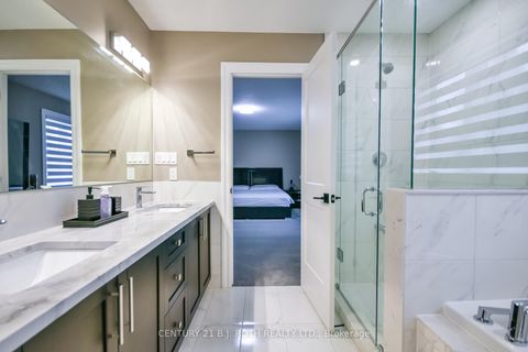 Photo 37 at 41 Auburn Court, Ardagh, Barrie