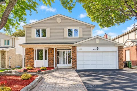 Photo 1 at 3 Longbow Square, Steeles, Toronto