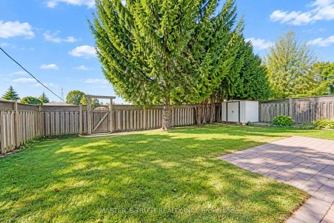 Photo 3 at 3 Longbow Square, Steeles, Toronto