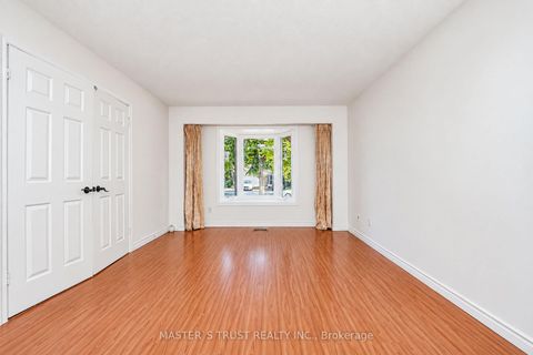 Photo 4 at 3 Longbow Square, Steeles, Toronto