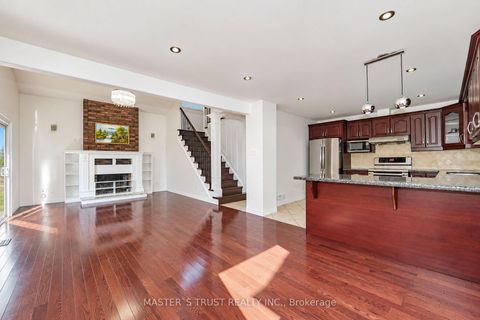 Photo 6 at 3 Longbow Square, Steeles, Toronto