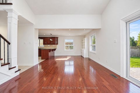 Photo 8 at 3 Longbow Square, Steeles, Toronto