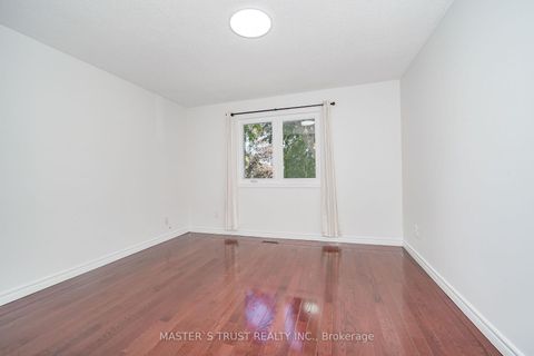 Photo 12 at 3 Longbow Square, Steeles, Toronto