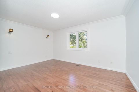 Photo 13 at 3 Longbow Square, Steeles, Toronto