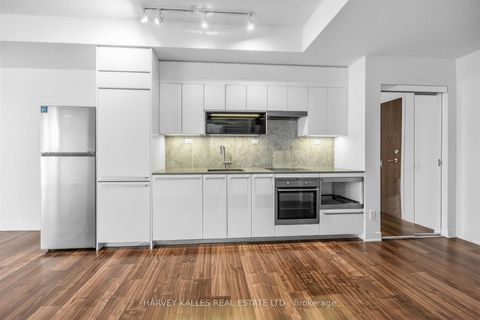 Photo 5 at 608 - 90 Queens Wharf Road, Waterfront Communities C1, Toronto