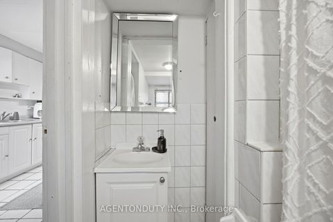 Photo 11 at 51 Perth Avenue, Dufferin Grove, Toronto