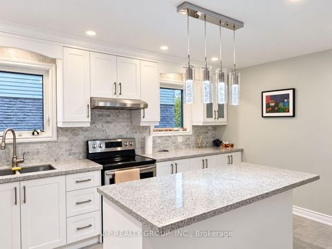 Photo 2 at 69 Yatesbury Road, Steeles, Toronto
