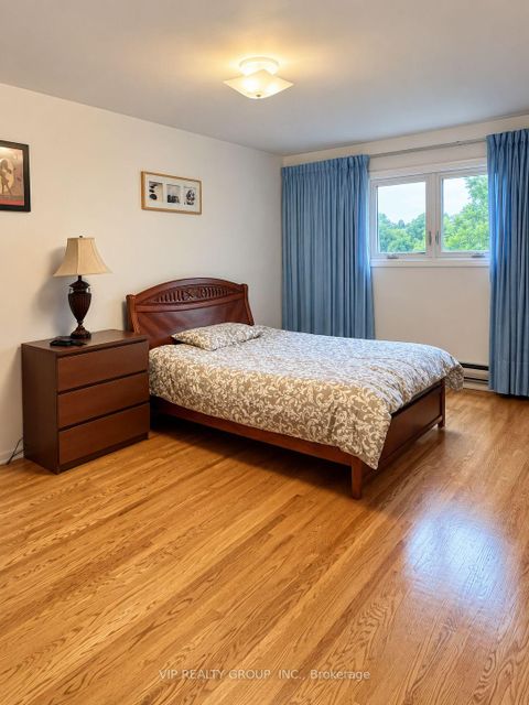 Photo 15 at 69 Yatesbury Road, Steeles, Toronto