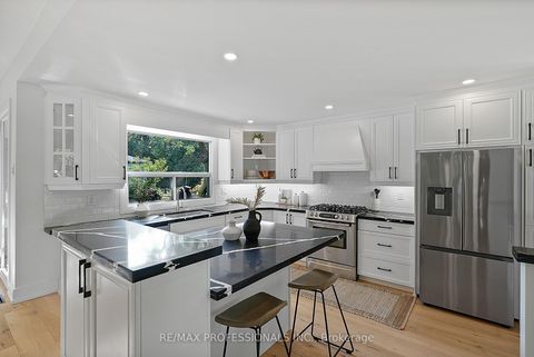 Photo 14 at 15 Bell Royal Court, Humber Valley, Toronto