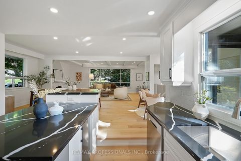 Photo 17 at 15 Bell Royal Court, Humber Valley, Toronto