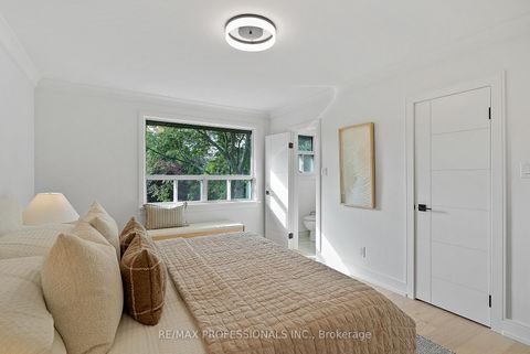 Photo 22 at 15 Bell Royal Court, Humber Valley, Toronto