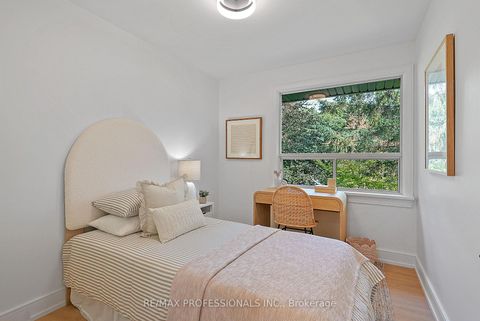 Photo 27 at 15 Bell Royal Court, Humber Valley, Toronto