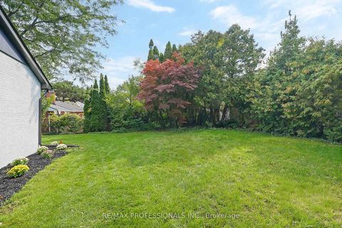 Photo 45 at 15 Bell Royal Court, Humber Valley, Toronto