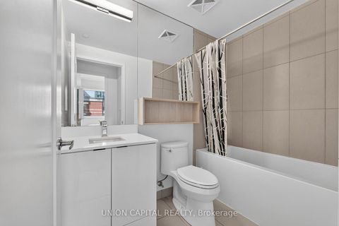 Photo 6 at 609 - 70 Princess Street, Waterfront Communities C8, Toronto
