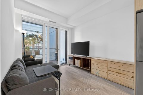 Photo 7 at 609 - 70 Princess Street, Waterfront Communities C8, Toronto