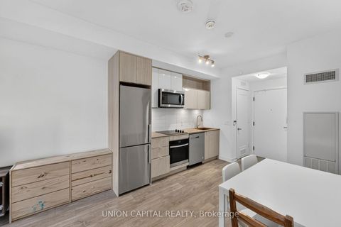 Photo 9 at 609 - 70 Princess Street, Waterfront Communities C8, Toronto