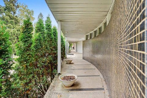 Photo 2 at 11 Suncrest Drive, York Mills, Toronto