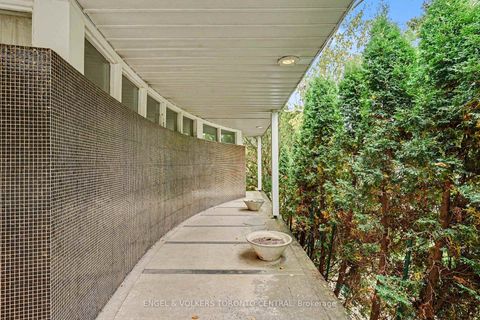 Photo 4 at 11 Suncrest Drive, York Mills, Toronto