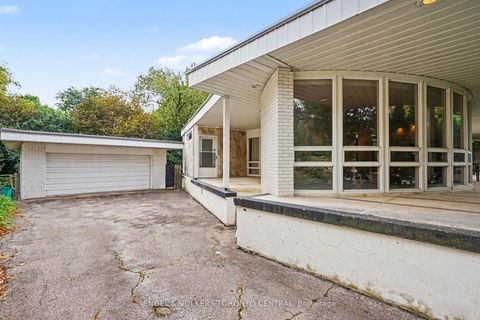 Photo 8 at 11 Suncrest Drive, York Mills, Toronto