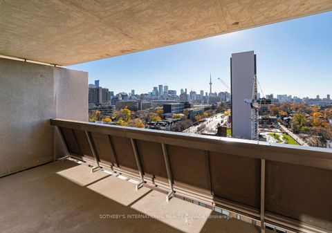 Photo 9 at 1004 - 720 Spadina Avenue, University, Toronto