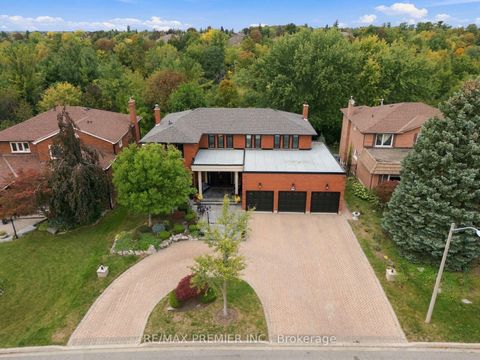 Photo 1 at 98 Cairnburg Place, Islington Woods, Vaughan