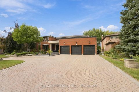 Photo 3 at 98 Cairnburg Place, Islington Woods, Vaughan