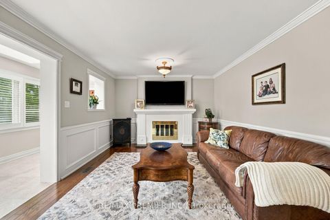 Photo 13 at 98 Cairnburg Place, Islington Woods, Vaughan